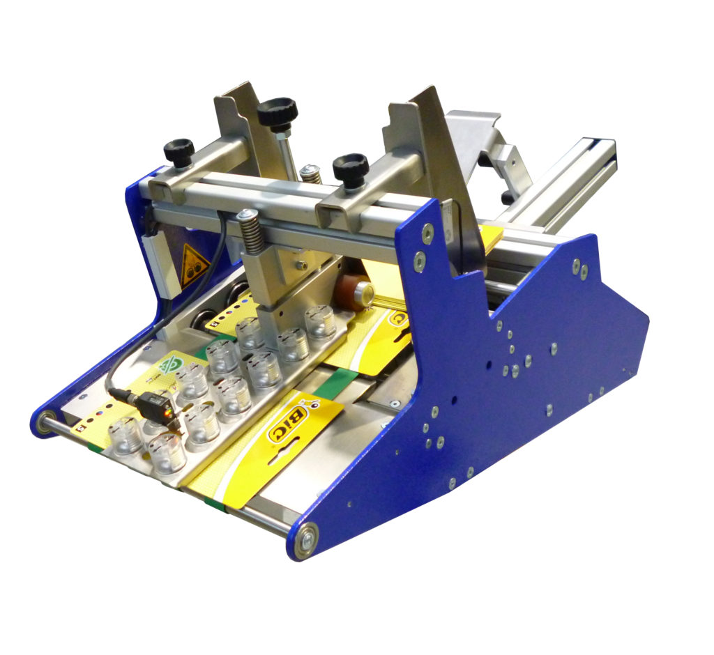 Sfogliatori e alimentatori automatici per cartoncini, buste e prodotti piani.